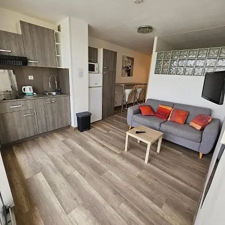 Pomme Naturiste 公寓 *