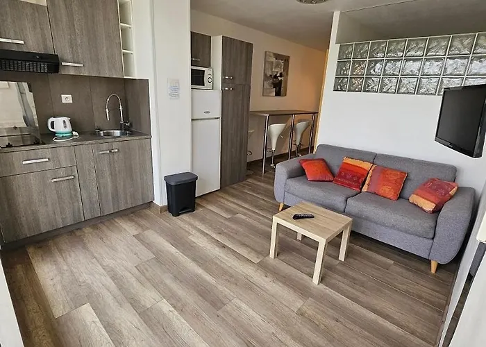 Pomme Naturiste 公寓 *